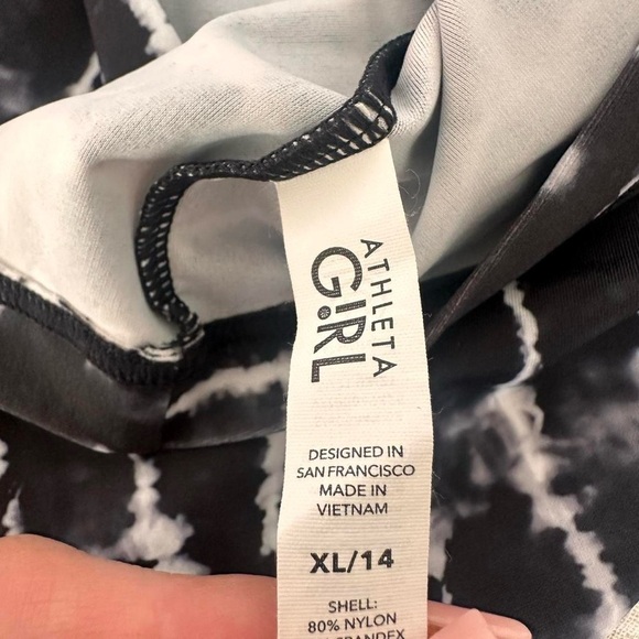 ATHLETA G!RL Girls Activewear T-Shirt size XL/14 Black Tie Dye - Picture 4 of 5